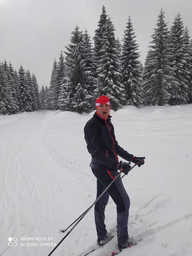 Jeli jsme z Václavíkovy studánky k Bufetu, poté 4 km kolečko 😂 z kopce do Kořenova 
